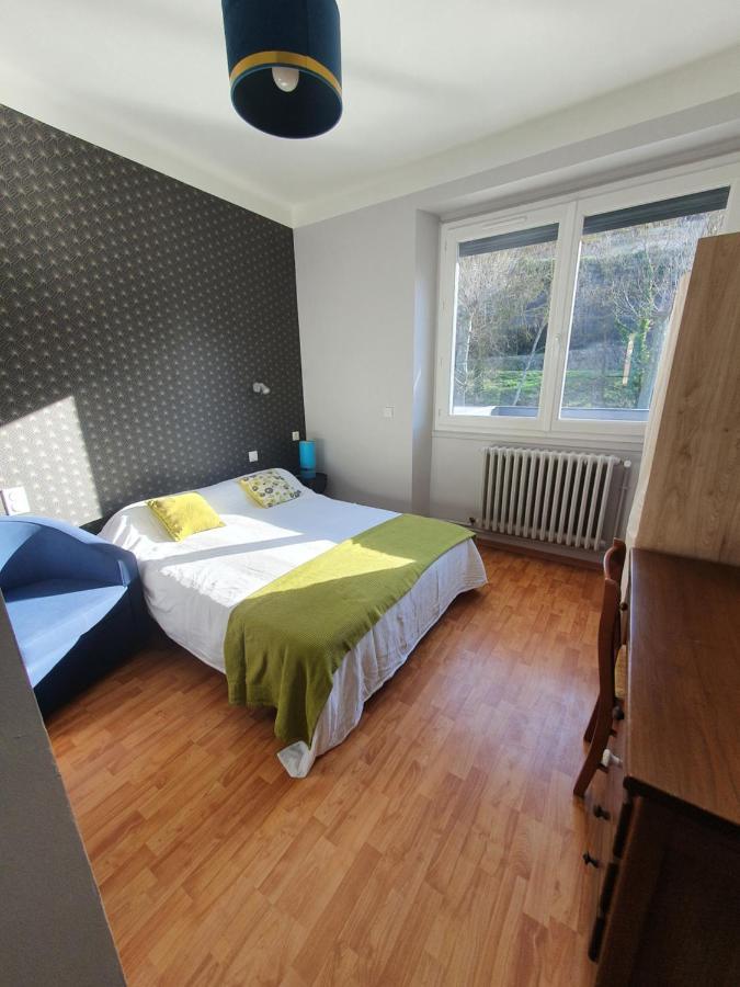 Chambre privée du Majestic Saint-Affrique Esterno foto