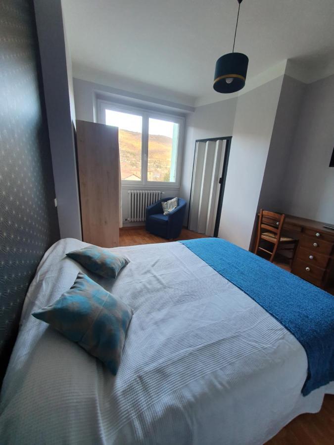 Chambre privée du Majestic Saint-Affrique Esterno foto
